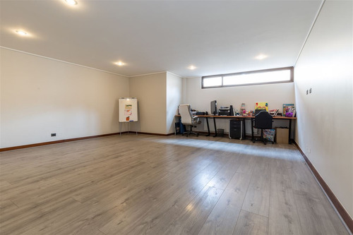Casa Mediterránea En Condominio, 4 Dormitorios, Lo Barnechea