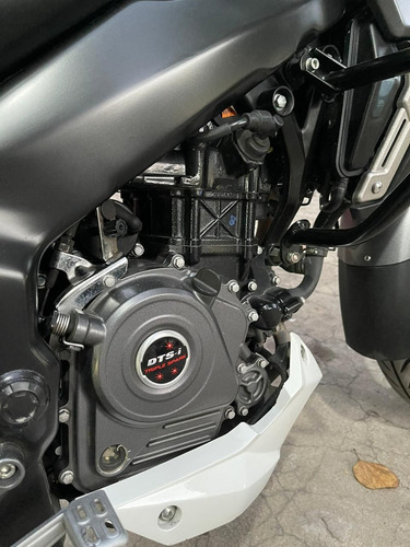 Bajaj Ns200
