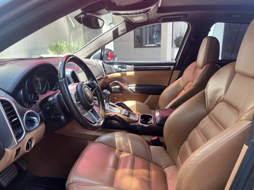 Porsche Cayenne 4.8 Turbo At