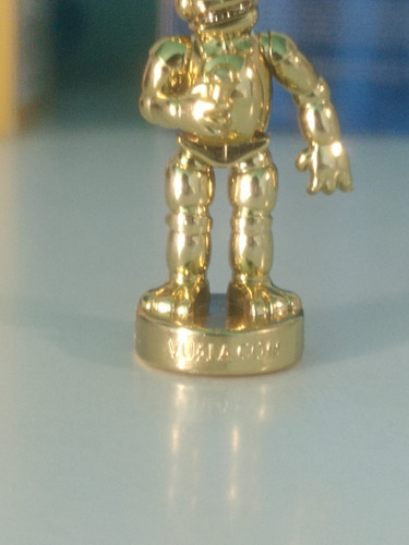 Figura Freddy Dorada Colección Vuala 2025 Fnaf. (Usado)