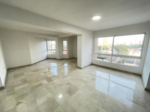Imagen 9 de 23 de Eaa-251 Zona Norte. Alquiler Apartamento En Edificio Camila. Sector Bellas