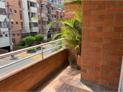 Apartamento En Arriendo En Laureles