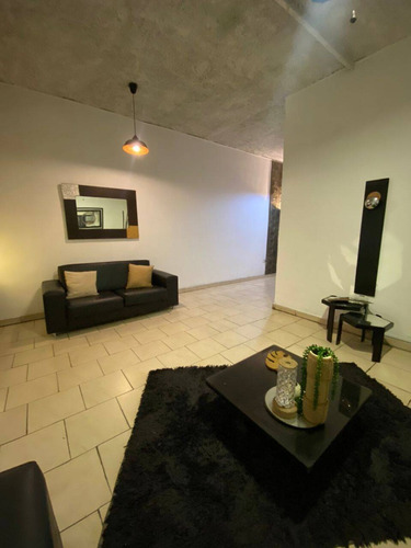 Venta Casa Con Local Comercial En Av Michelena Sector Candelaria
