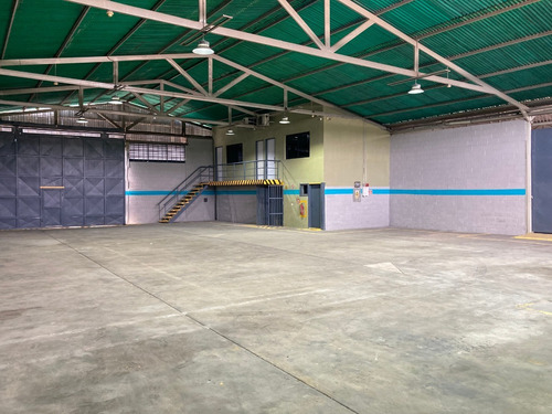 Imagen 2 de 16 de Alquiler De Galpón En Valencia 670 M2 Recién Remodelado