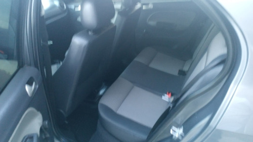Volkswagen Voyage 1.6 Comfortline Plus 101cv 2012