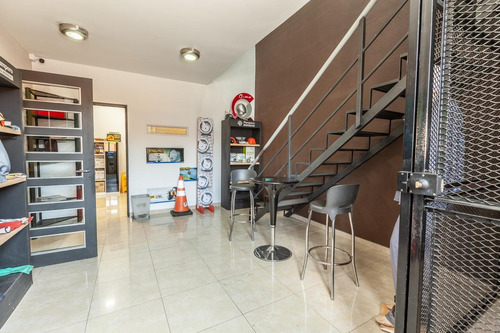 Imagen 6 de 23 de Venta Edificio Con Oficinas Gran Depósito Ascensor Monta Cargas Entrada Camiones, Recepción Oficina