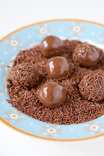 Imagem 4 de 5 de Doces E Salgados