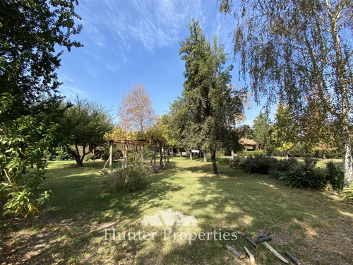 Casa En Venta De 4 Dorm. En Colina
