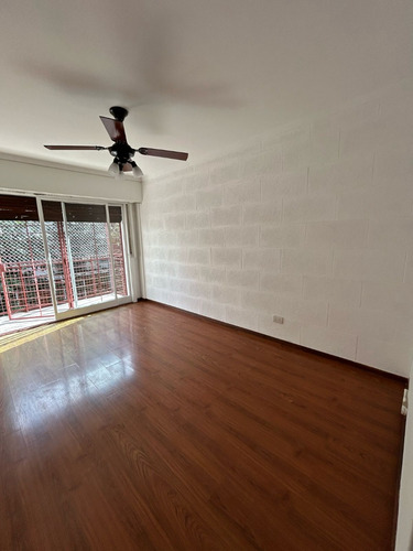 Dueño*** 3 Ambientes C/ Balcon A Mtrs De Av Rivadavia