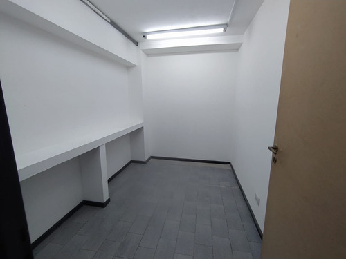 Local Comercial En Venta En Zona Centro - Lima Y Alvear