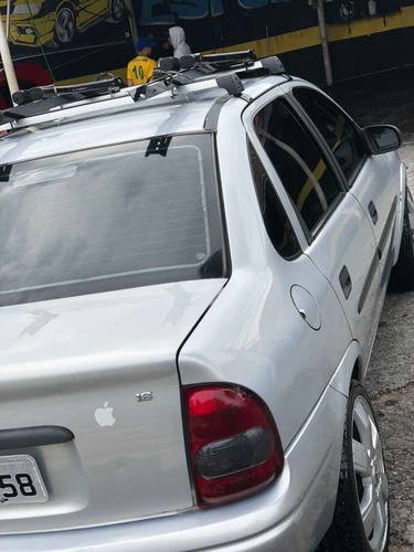 Chevrolet Corsa Sedã