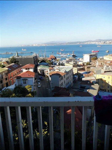 Casa En Venta De 8 Dorm. En Valparaíso