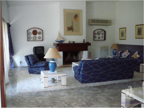 Casa En Mansa, 4 Dormitorios *- Ref: 28799