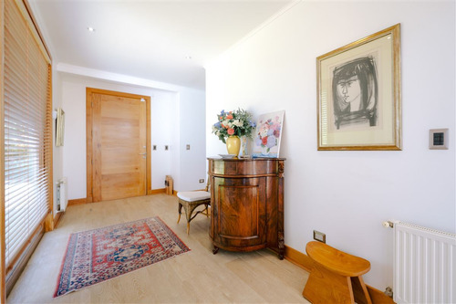 Excelente Casa Con Inmejorable Ubicación En Marbella