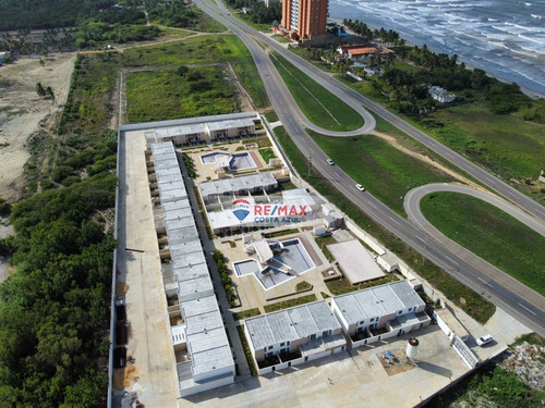 Te Presentamos Un Hermoso Apartamento En El Conjunto Cartago, El Mas Reciente De Tucacas, A Estrenar, Con Acabados De Primera, Con Planta Total.