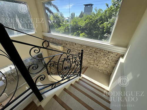 Casa De 400m2 En Venta Barrio Privado Septiembre - Maschwitz