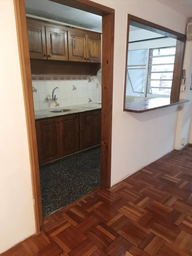 Apartamento En Alquiler Calle Cerro Largo, Centro