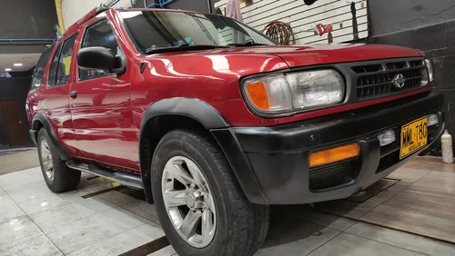 Nissan Pathfinder 3.3 R50 Std