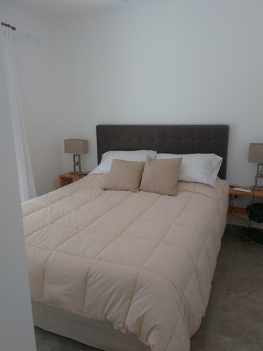 Imagen 5 de 13 de Alquiler En Pinamar. Departamento Con Servicios, Pileta.