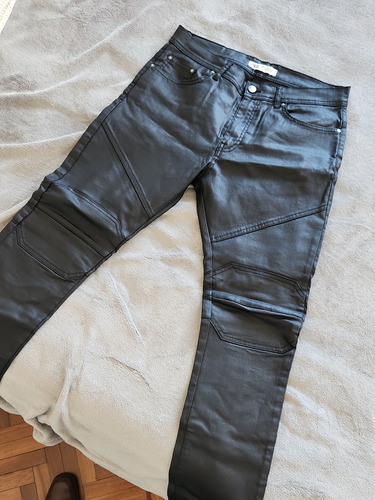 Pantalon Cuero Zara Biker Talle 44 Negro. Nuevo.