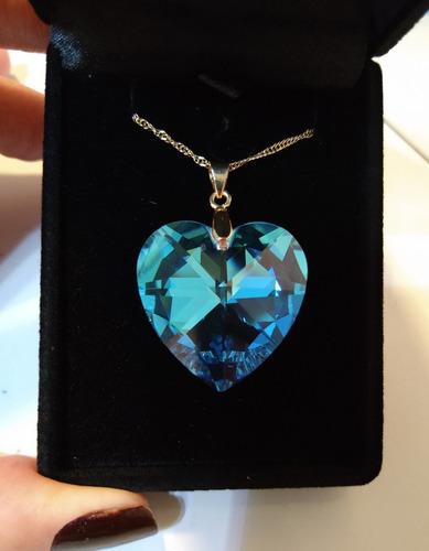 Imagem 6 de 6 de Colar Coração Cristal Swarovski 2,8cm Folh. Ouro - Namorados