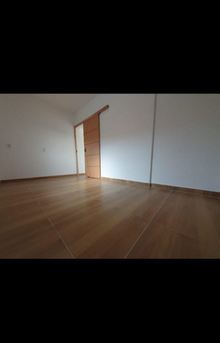 Vende-se Casa Com Rendimentos Em Francisco Morato Centro