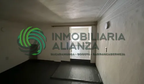 Local En Arriendo En Centro. Cod A1800