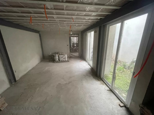 Casa A Terminar En Venta, 3 Dormitorios, 2 Baños-palermo