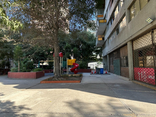Local Comercial En Excelente Ubicación, Con Alta Seguridad