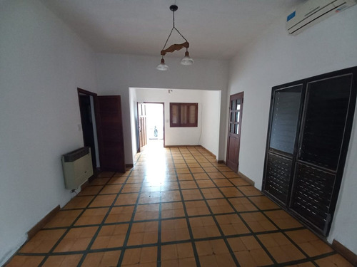 Venta De Casa Con Departamento Y Local Comercial