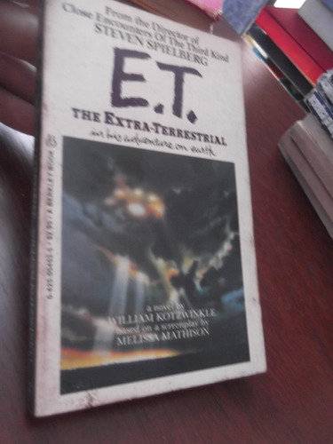 E. T. The Extra Terrestrial Libro De La Pelicula En Ingles