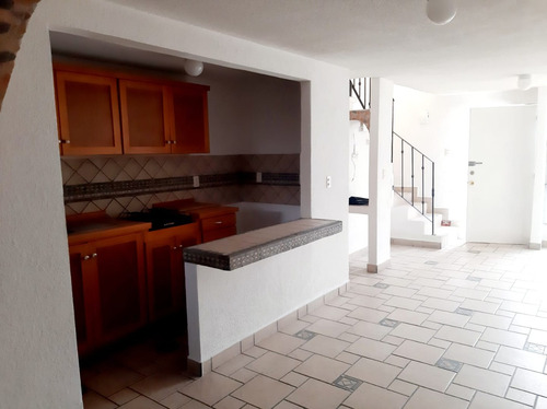 Casa En Condominio En Lázaro Cárdenas, Cuernavaca, Morelos.