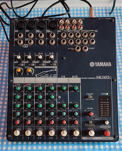 Mixer Yamaha Mg102c