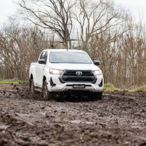 Hilux 4x4 Dc Srv 2.8 Mt 2024