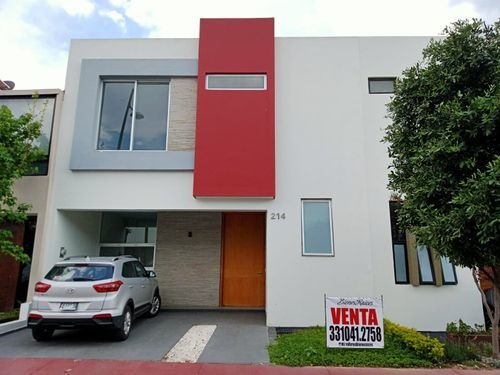 Casa En Venta En Solares