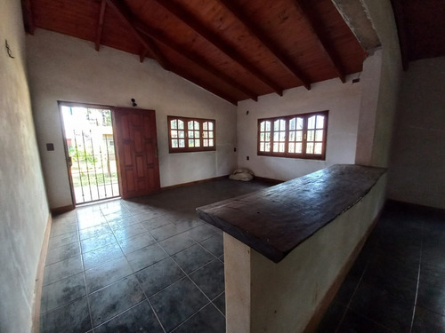 Alquiler Casa 3 Dormitorios Jardín América Con Cochera