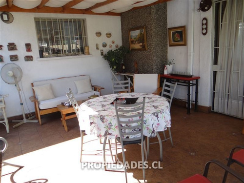 Casa En Venta De 4 Dormitorios En Las Condes