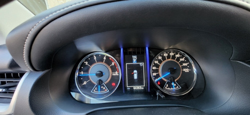 Imagen 8 de 17 de Toyota Sw4 2019 2.8 Srx 177cv 4x4 7as At