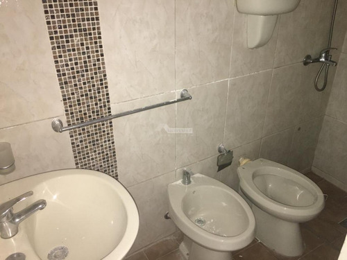 Imagen 8 de 12 de Casa Brazo Oriental Venta Carabelas Y Antonio Machado (se Vende Casa + Local)