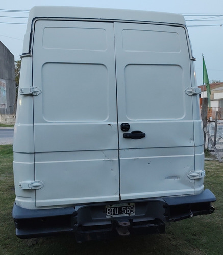 Iveco Daily 35.10 Furgón Vidriado Con Asientos