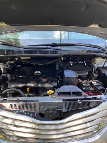 Imagen 11 de 12 de Toyota Sienna 2011 Le Aa Ee At