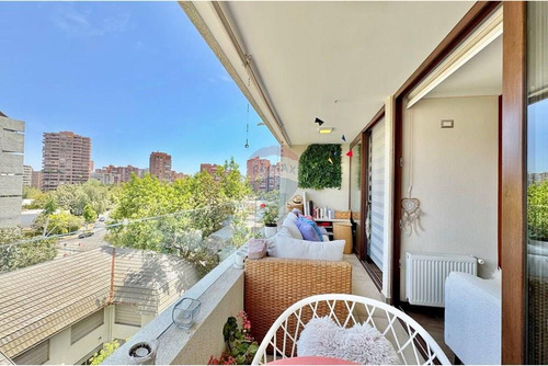 Moderno Departamento Seminuevo 1d 1b Las Condes