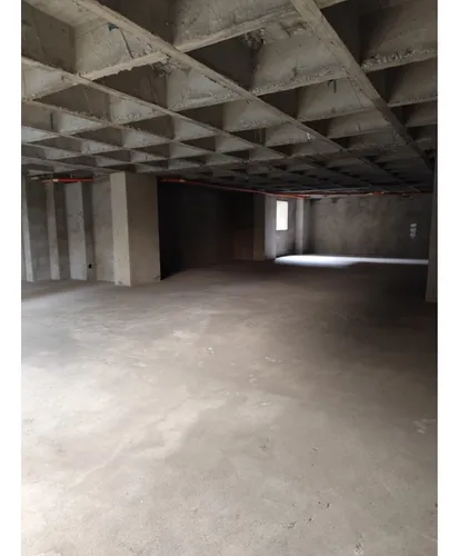 Se Arrienda Local- Bodega Obra Gris, Edificio Mixto En Conquistadores