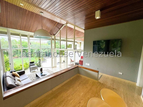 Casa En Venta Urb. Cerro Verde, Caracas. 25-7062 Yf