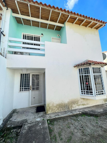 Se Vende!!! Casa En La Urbanización Uriel I En La Morita Maracay Aragua