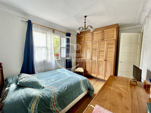 Casa En Venta De 4 Dorm. En Macul