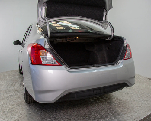 Nissan Versa 1.6 Sense Mt Versa