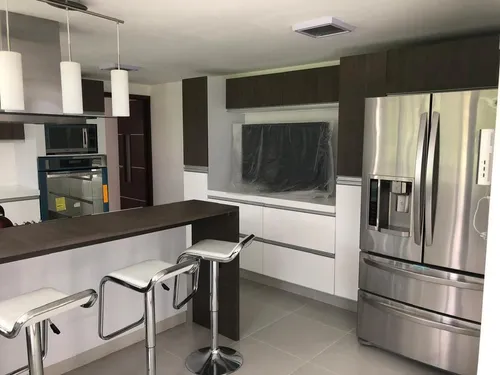 Exclusiva Residencia En Venta En Club De Golf San Carlos, Metepec