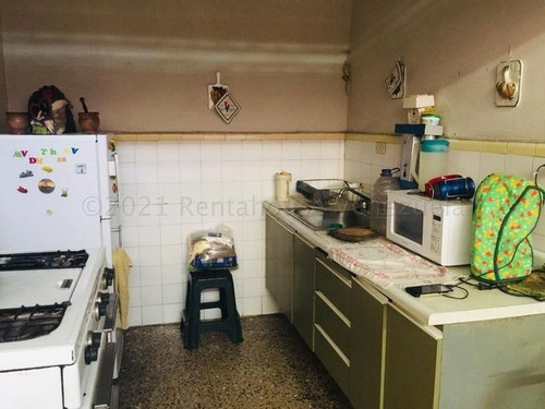 Imagen 18 de 30 de Casa Comercial, Estrategíca Ubicación Al Este En Venta En Barquisimeto. Zona Centro- Este , Arnaldo J. López Tlf. 04245257450. Cód. 22-10701 Lara, Venezuela