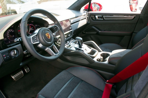 Imagen 3 de 12 de Porsche Cayenne Gts Coupe